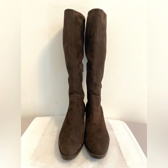 Authentic Prada suede boots - Picture 2 of 10